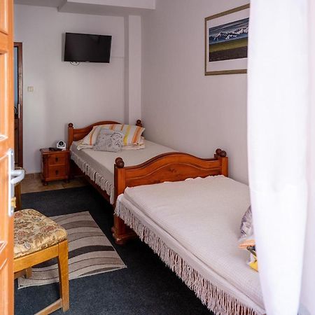2- posteľová izba s kúpeľňou EMKA v PENZION TRSTENÁ Exterior foto